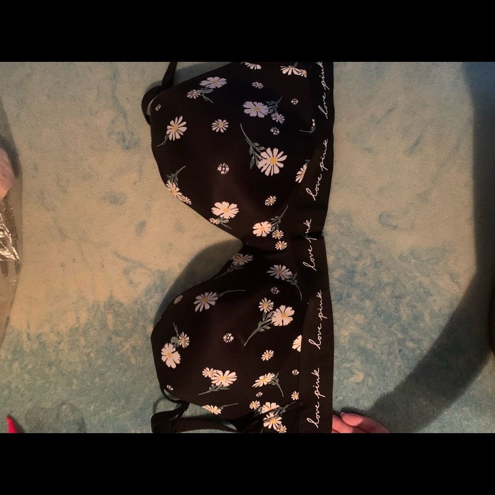 Victoria secret wear everywhere bra